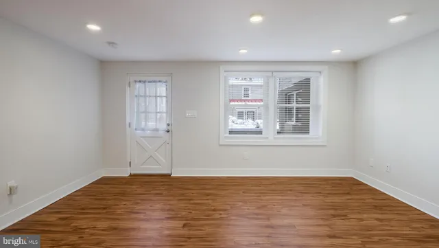 $2,000 | 106 East State Street, Unit 4, Doylestown, PA 18901