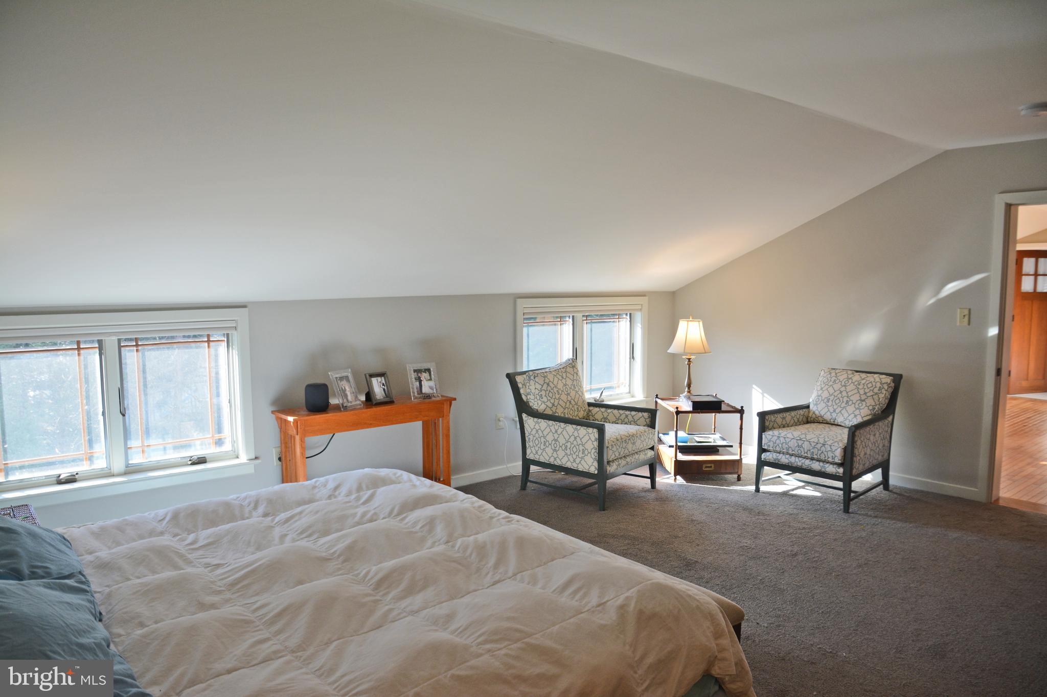 1332 Hillcrest Road Lancaster, PA 17603 - Photo 23 of 41 Sitting Area