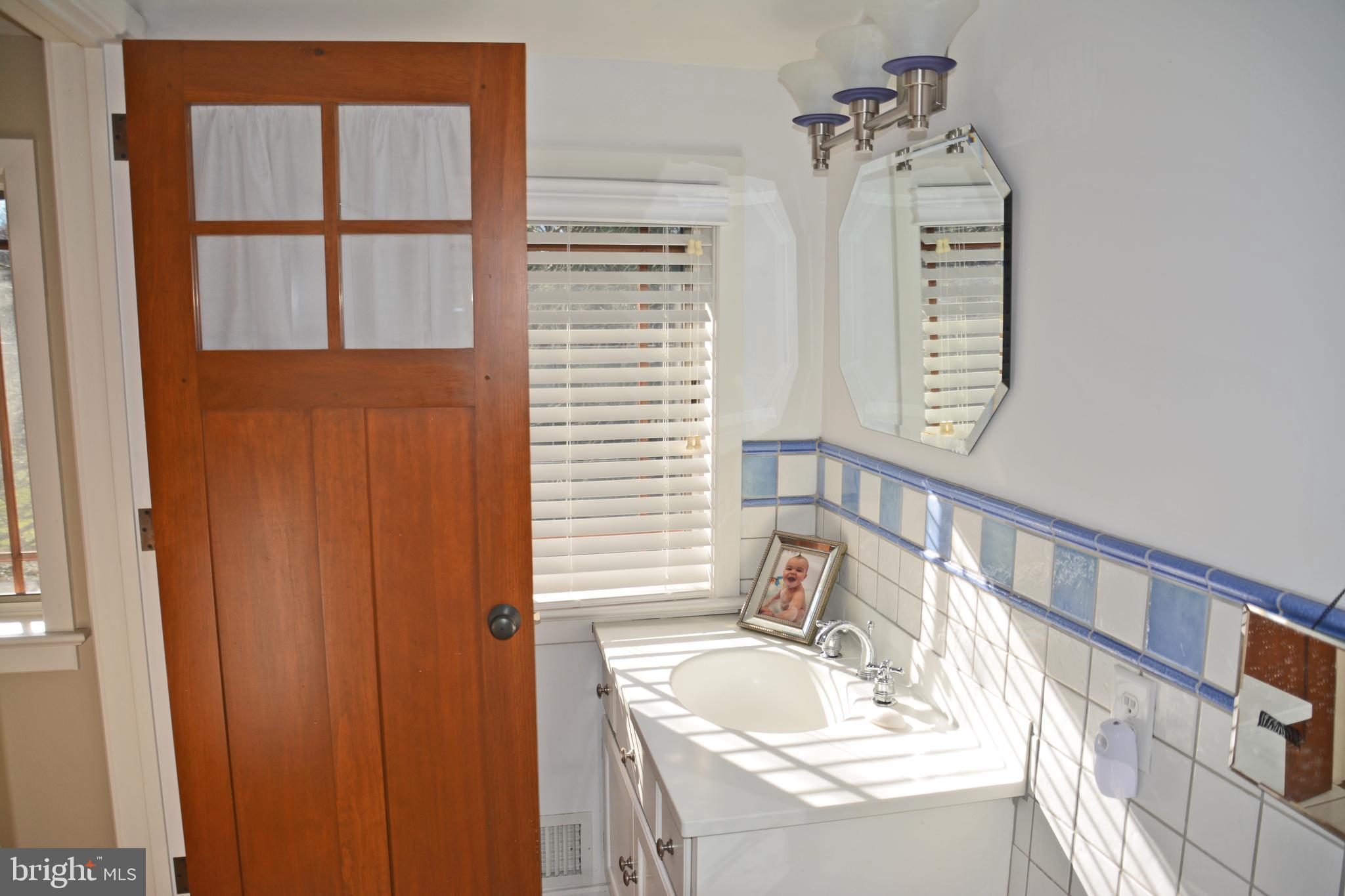 1332 Hillcrest Road Lancaster, PA 17603 - Photo 30 of 41 Bath 3