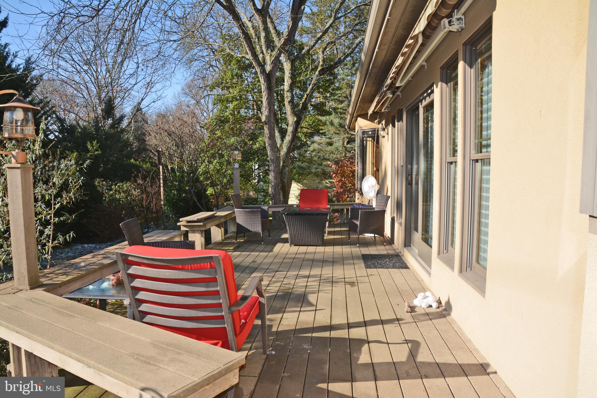1332 Hillcrest Road Lancaster, PA 17603 - Photo 37 of 41 Deck