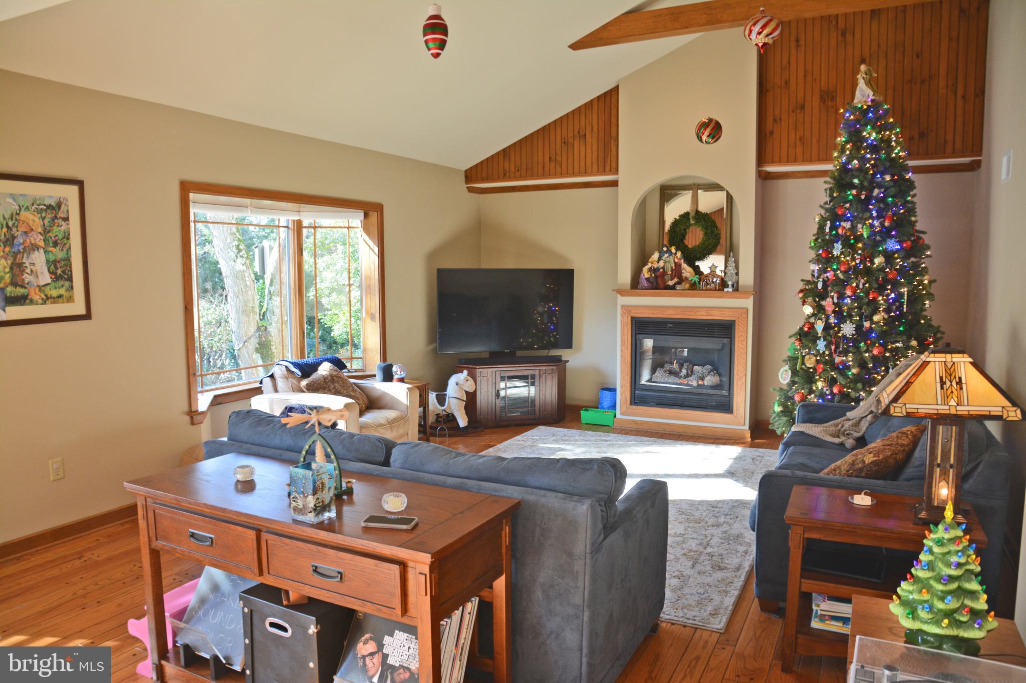 1332 Hillcrest Road Lancaster, PA 17603 - Photo 7 of 41 Great Room