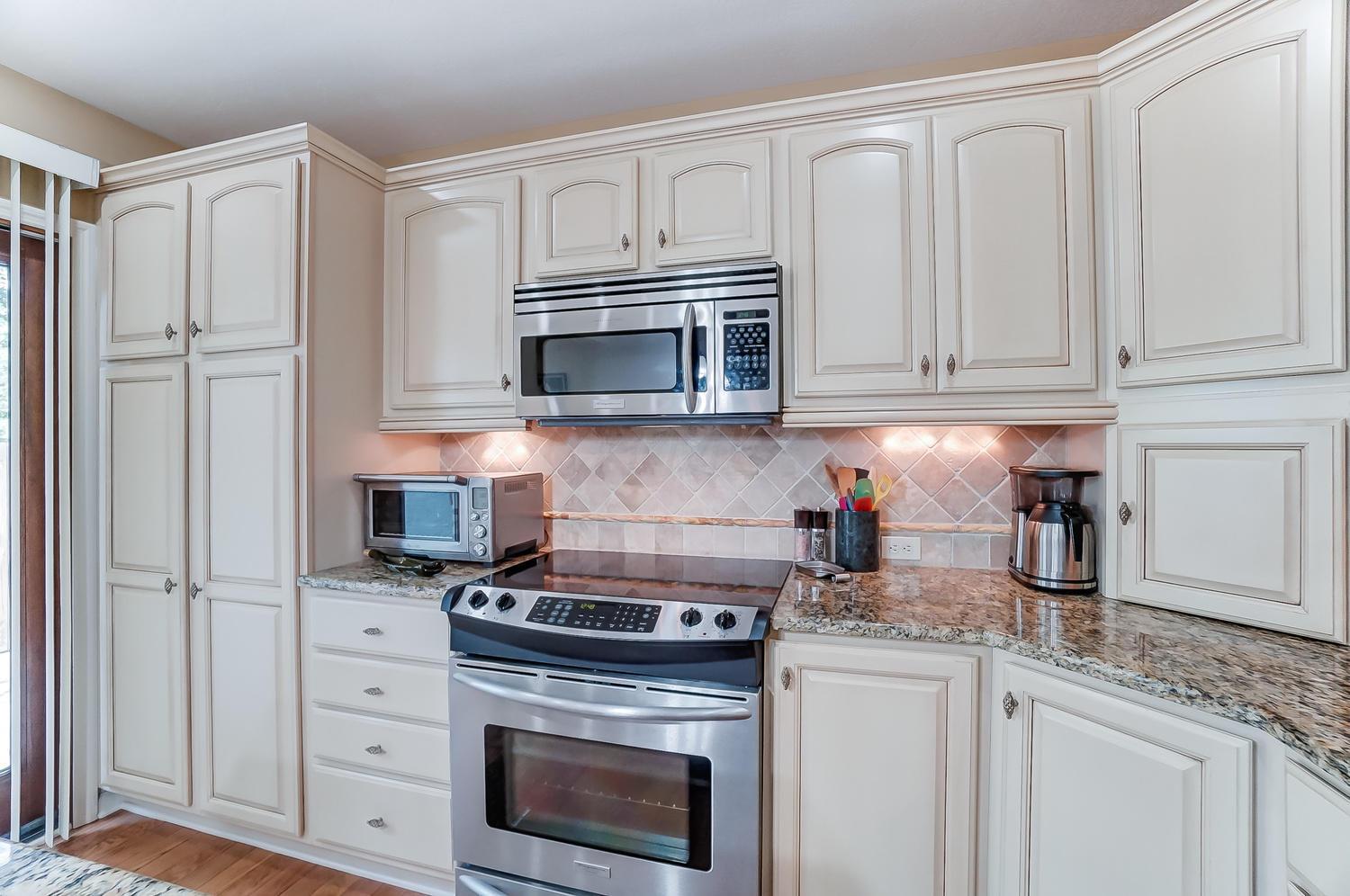 4429 Reed Road Columbus, OH 43220 - Photo 14 of 53
