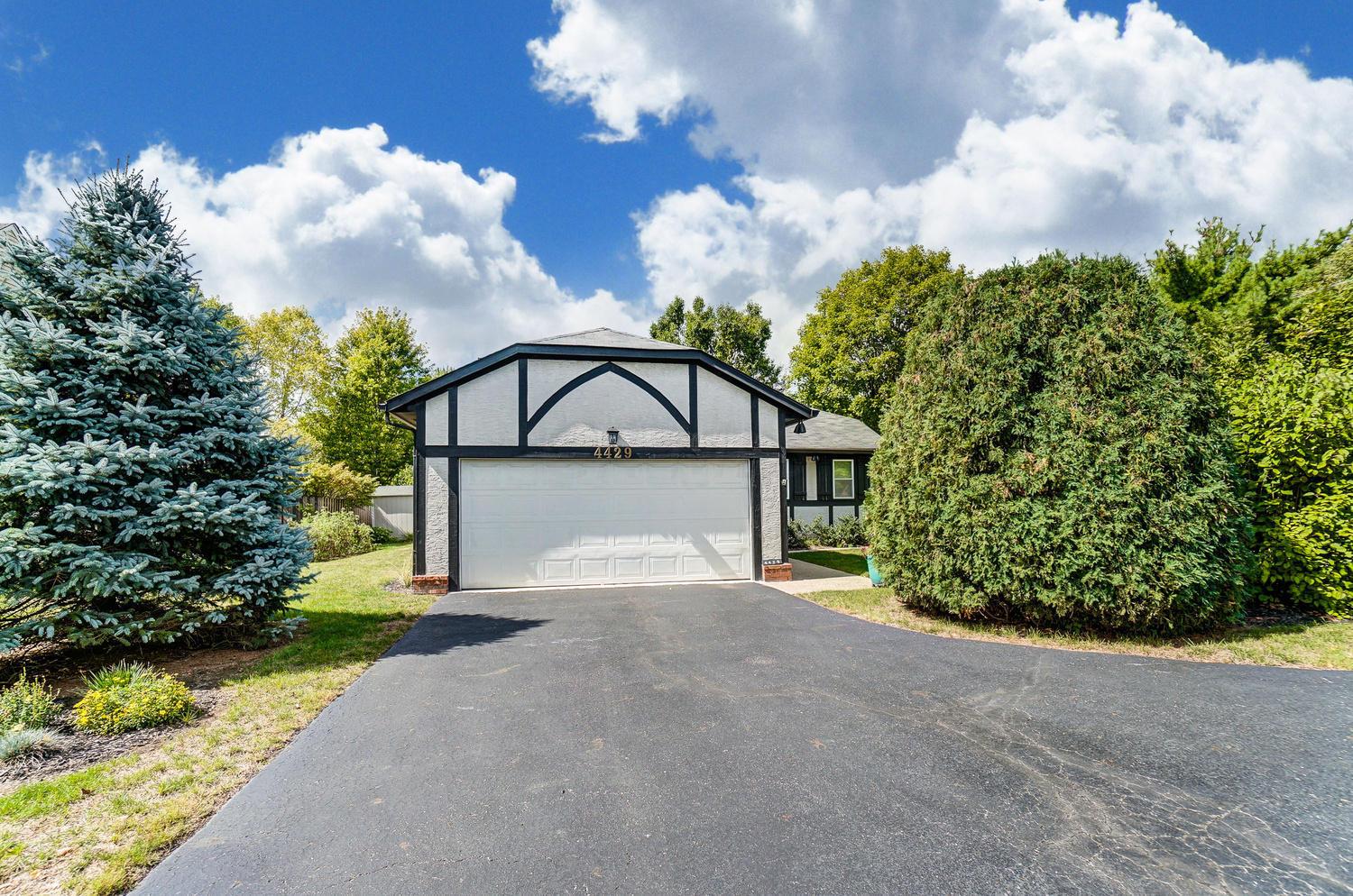 4429 Reed Road Columbus, OH 43220 - Photo 3 of 53
