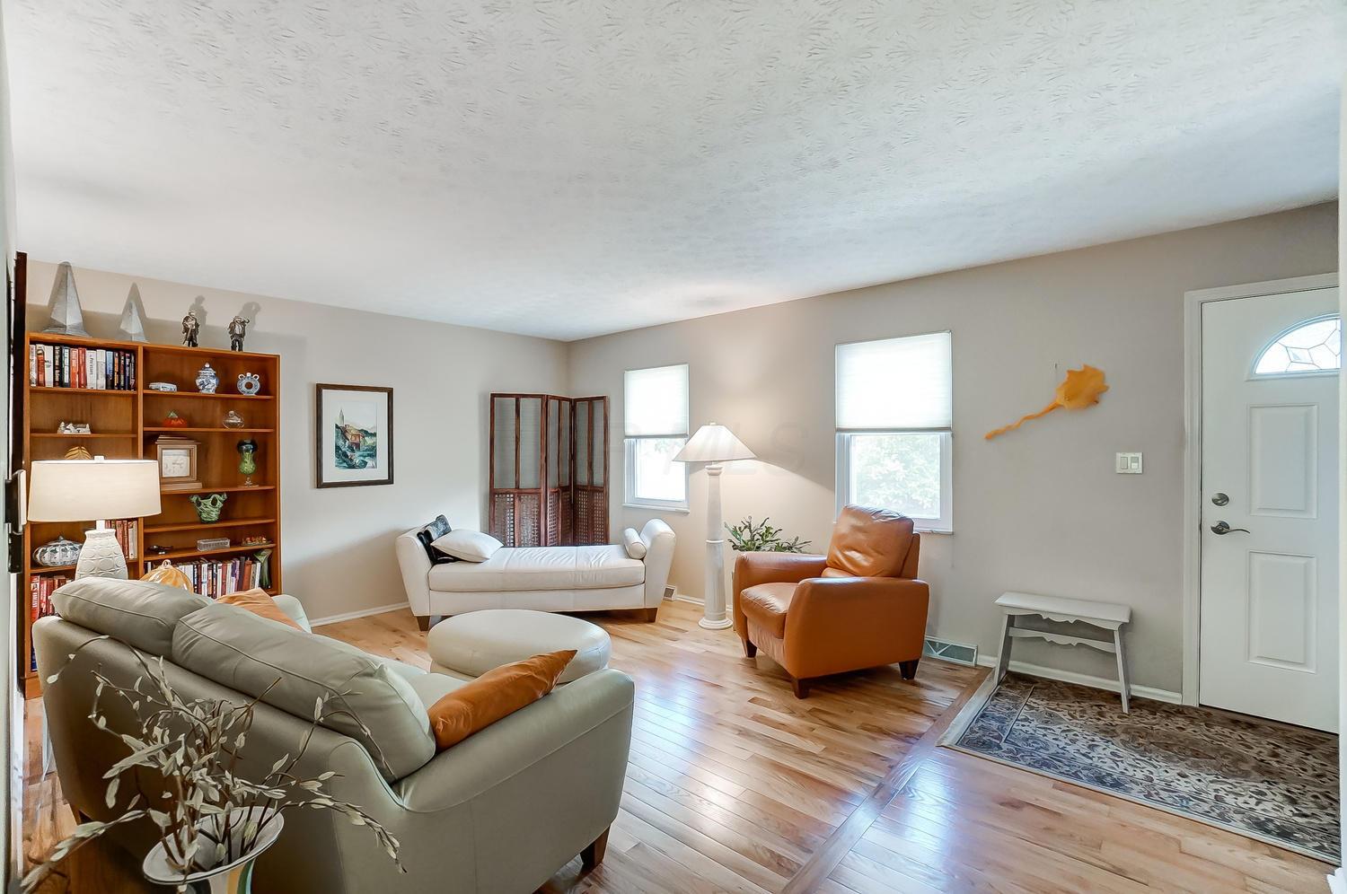 4429 Reed Road Columbus, OH 43220 - Photo 6 of 53