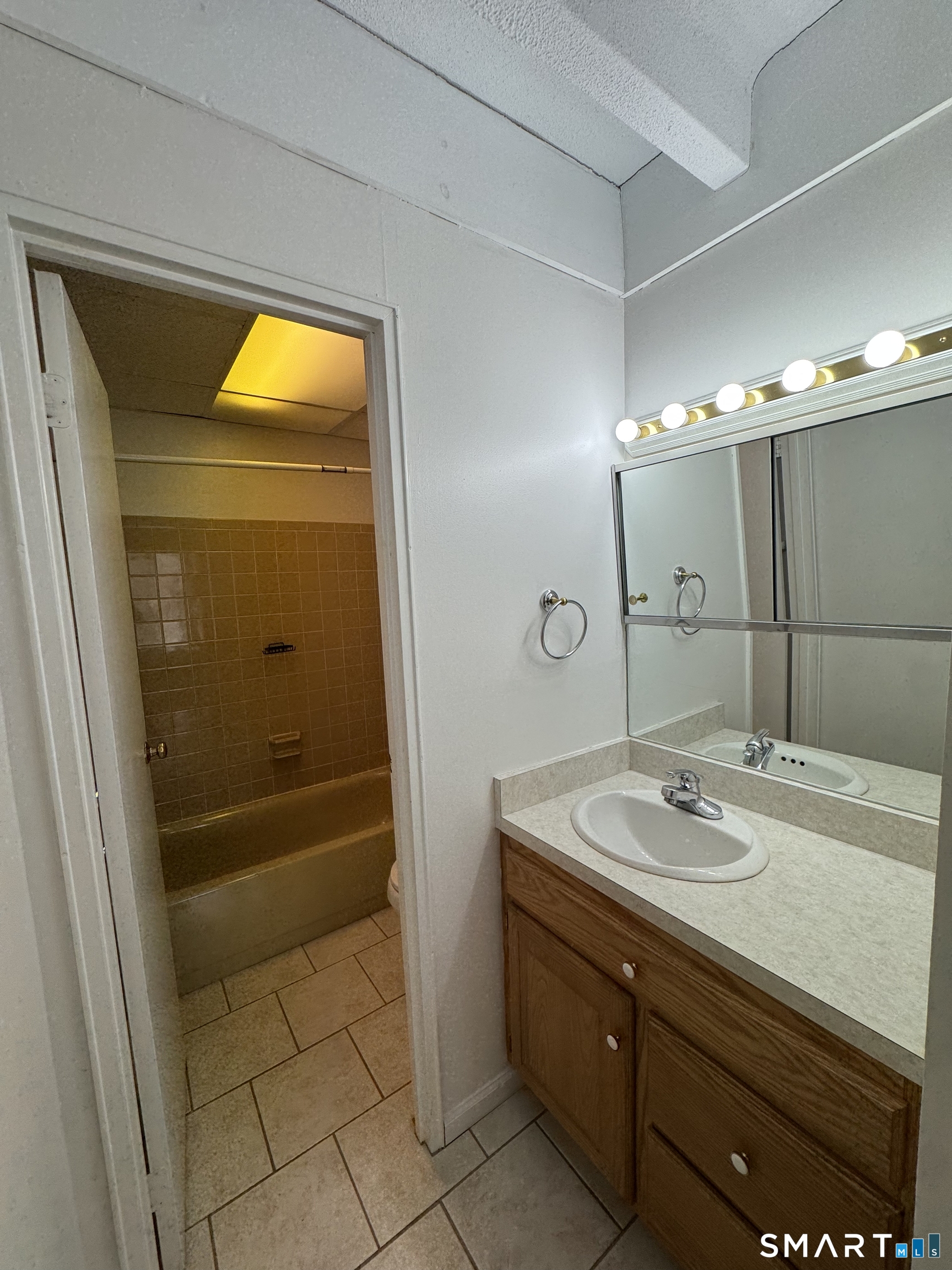 20 Prospect Street, Unit 64 Manchester, CT 06040 - Photo 18 of 18