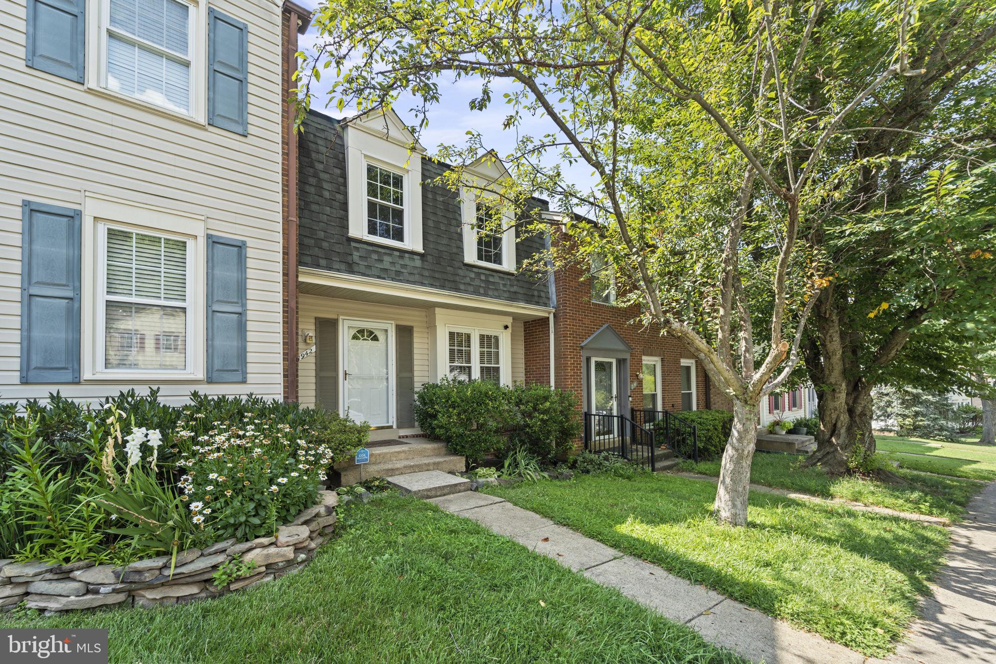 7942 Forest Path Way Springfield, VA 22153 - Photo 2 of 38