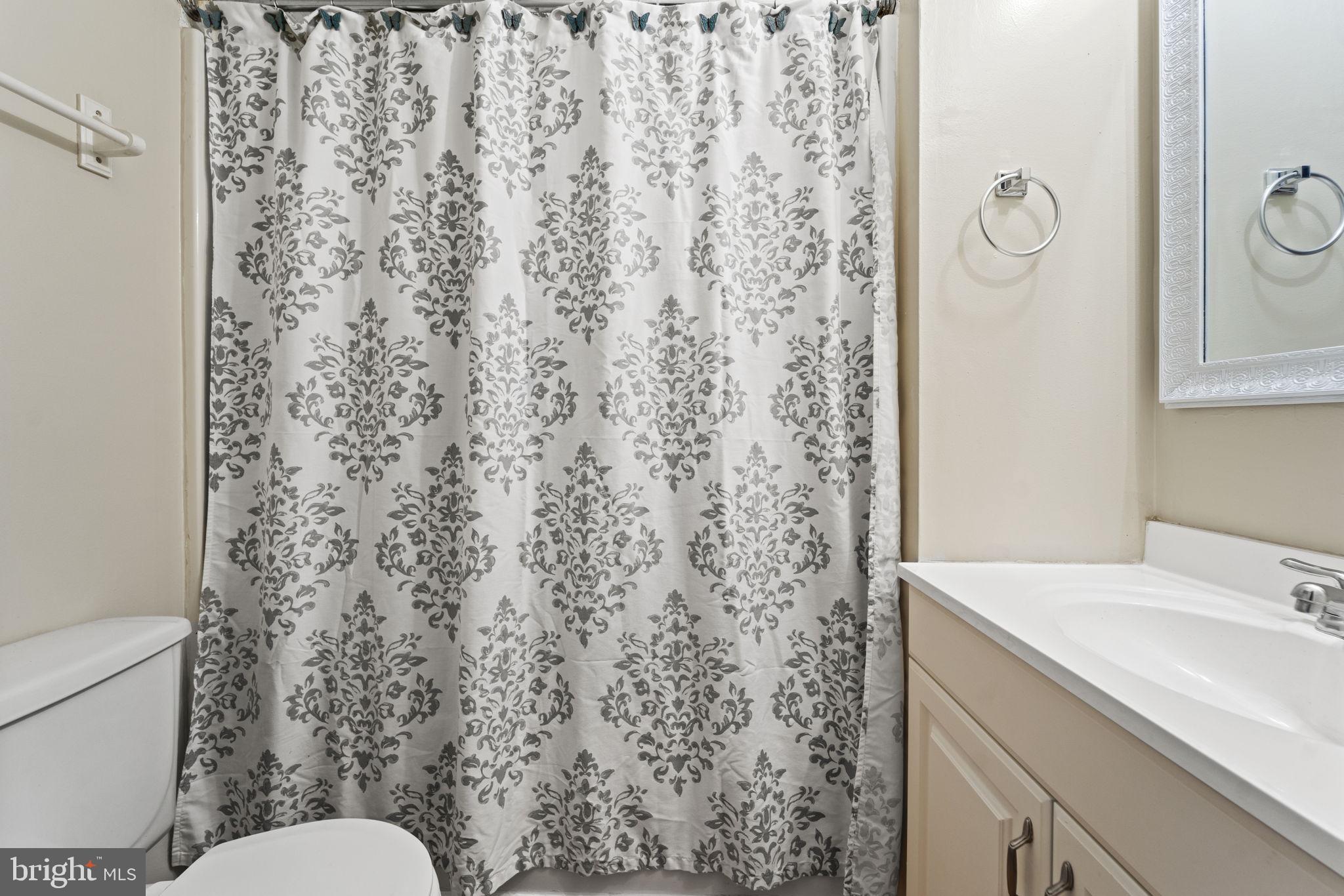 7942 Forest Path Way Springfield, VA 22153 - Photo 23 of 38