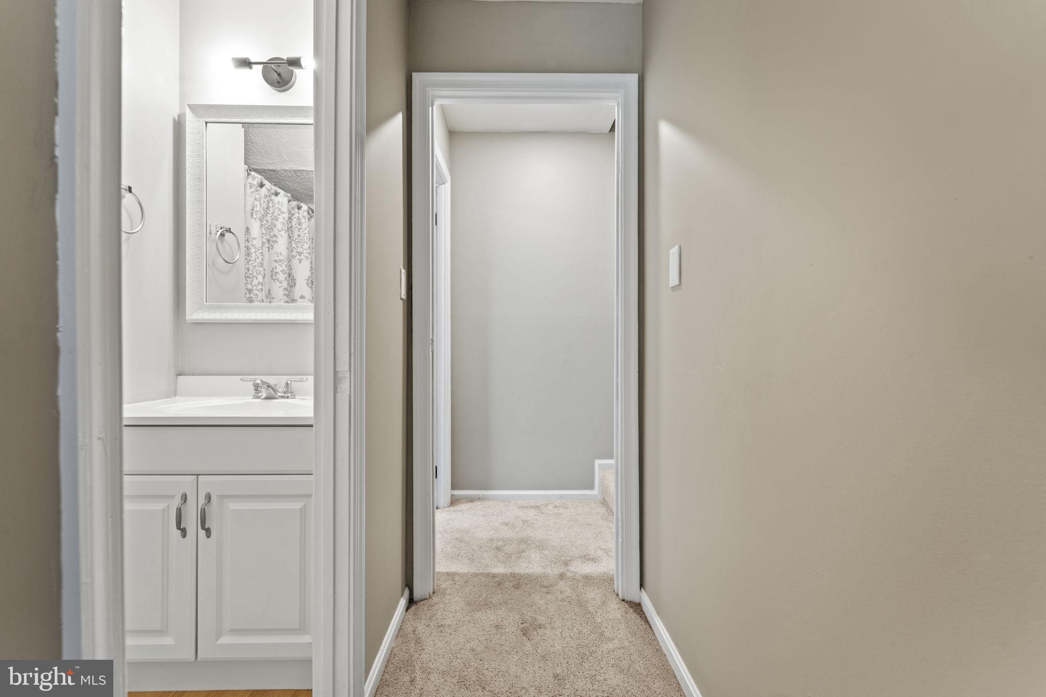 7942 Forest Path Way Springfield, VA 22153 - Photo 26 of 38