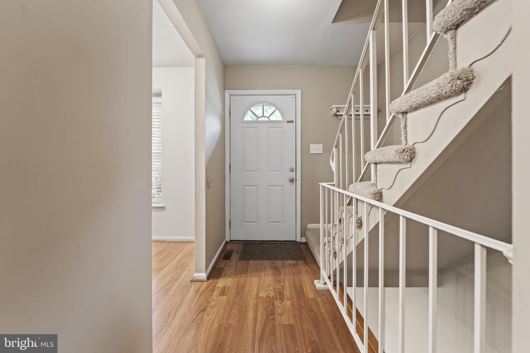 7942 Forest Path Way Springfield, VA 22153 - Photo 4 of 38