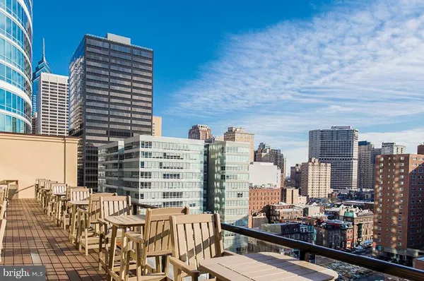 $2,555 | 2121-41 Market Street, Unit 617, Philadelphia, PA 19103