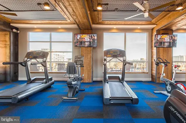 $2,555 | 2121-41 Market Street, Unit 617, Philadelphia, PA 19103