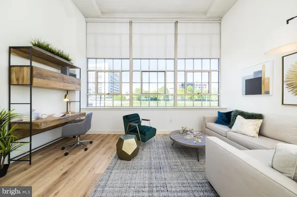 $2,555 | 2121-41 Market Street, Unit 617, Philadelphia, PA 19103