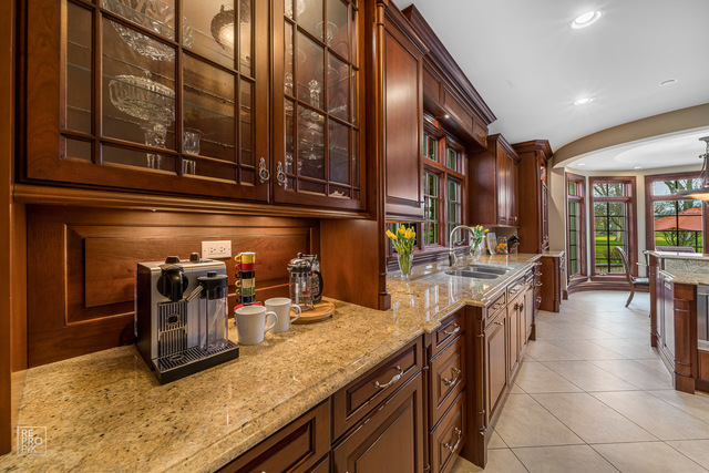 820 Hastings Street Park Ridge, IL 60068 - Photo 7 of 46
