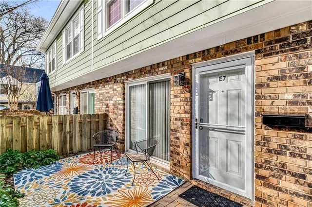 a view of entryway front of house