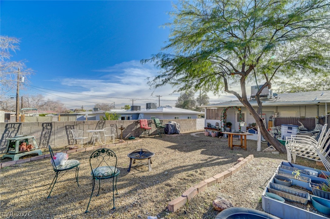 1522 5th Street Boulder City, NV 89005 - Photo 37 of 67 1522 side