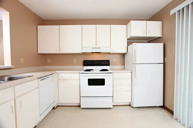 $700 | 421 West Bryant Road, Unit 36, Arkansas City, KS 67005