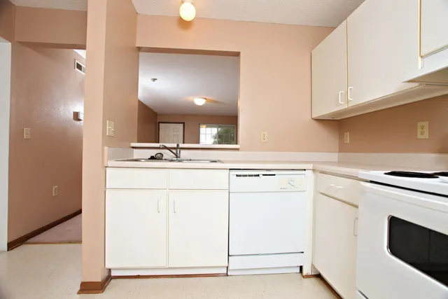 $700 | 421 West Bryant Road, Unit 36, Arkansas City, KS 67005