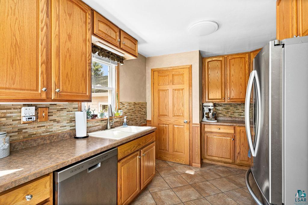 3045 Hutchinson Road Duluth, MN 55811 - Photo 11 of 43