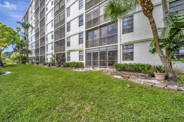 $249,000 | 2215 Cypress Island Drive, Unit 103, Pompano Beach, FL 33069