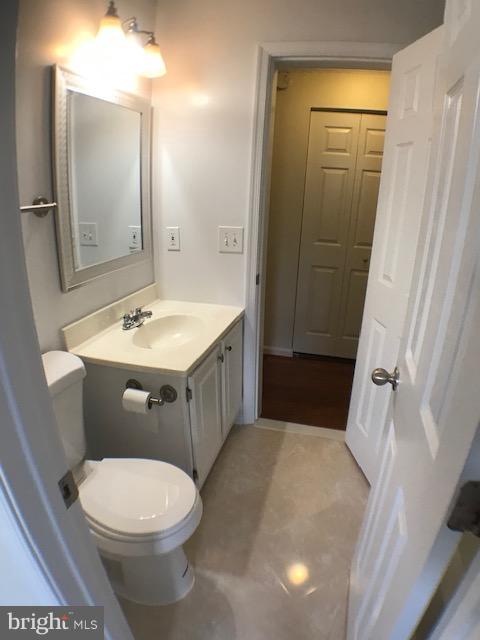 14803 Rydell Road, Unit 204 Centreville, VA 20121 - Photo 6 of 14 Bathroom