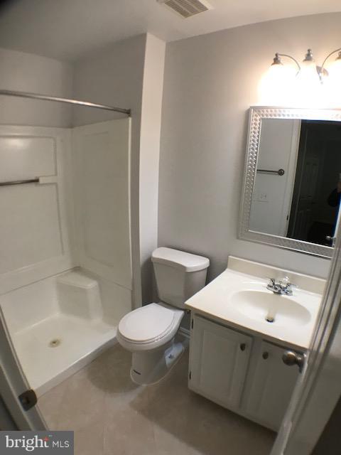 14803 Rydell Road, Unit 204 Centreville, VA 20121 - Photo 10 of 14 Bathroom