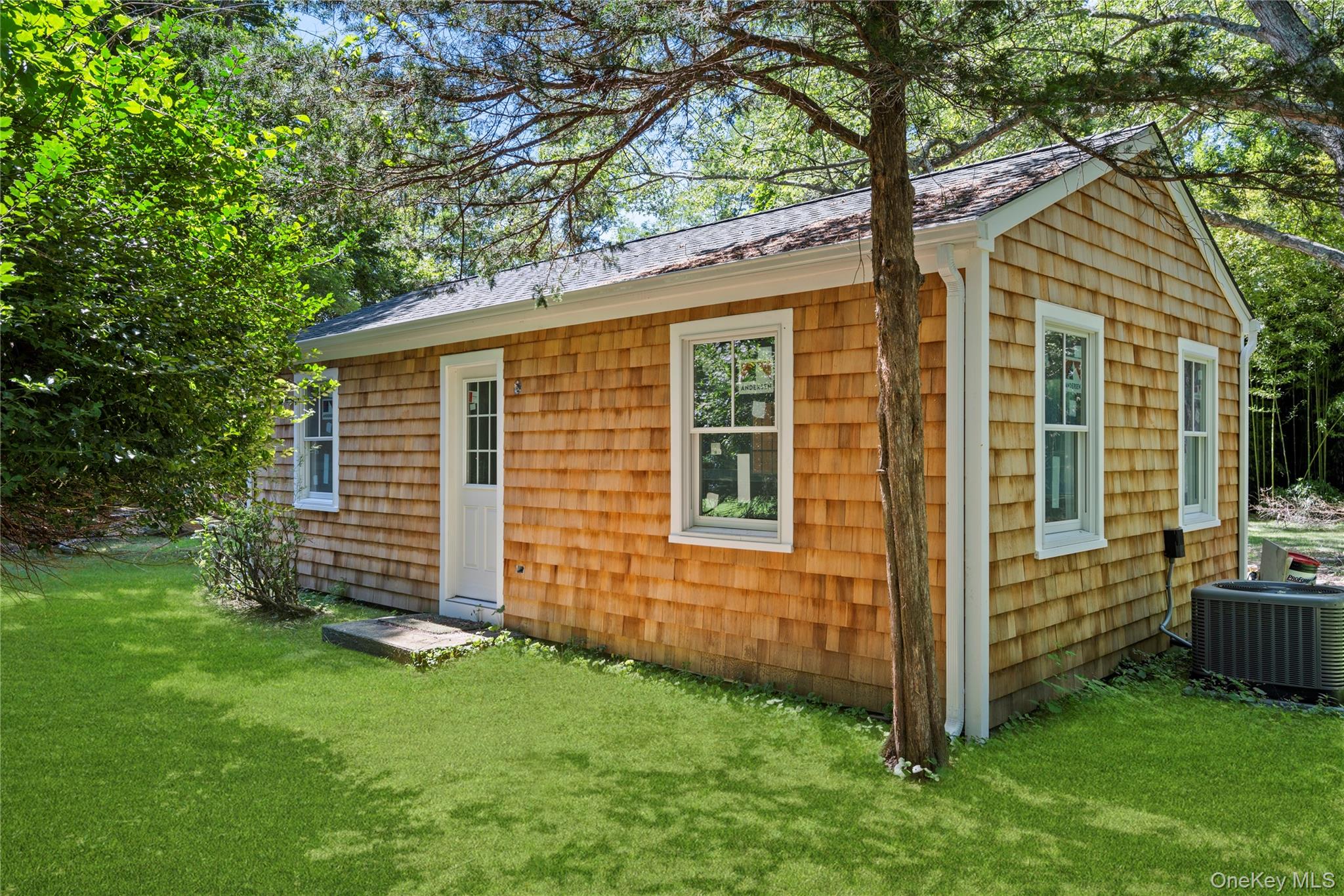 26 South Menantic Road Shelter Island, NY 11964 - Photo 2 of 42 Front of cottage