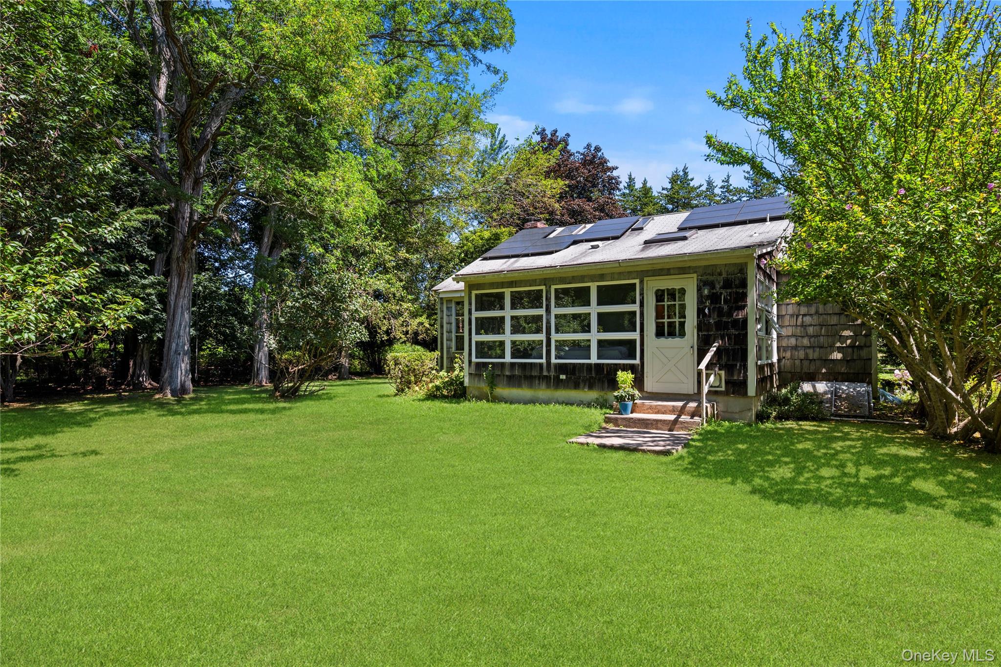 26 South Menantic Road Shelter Island, NY 11964 - Photo 7 of 46 Entrance into the sunroom