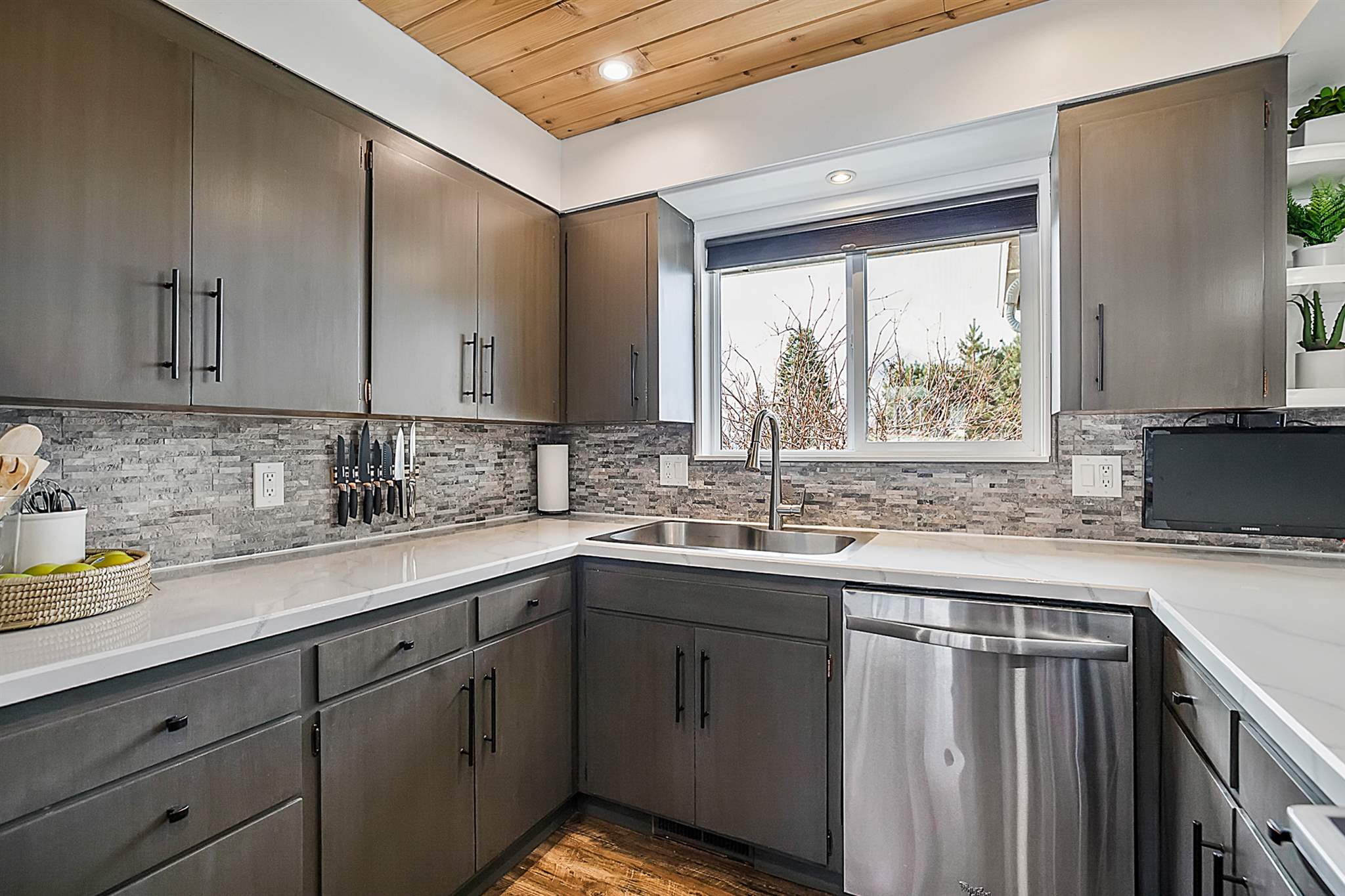 5410 South Dearborn Road Spokane, WA 99223 - Photo 13 of 39 Gallery Image 13