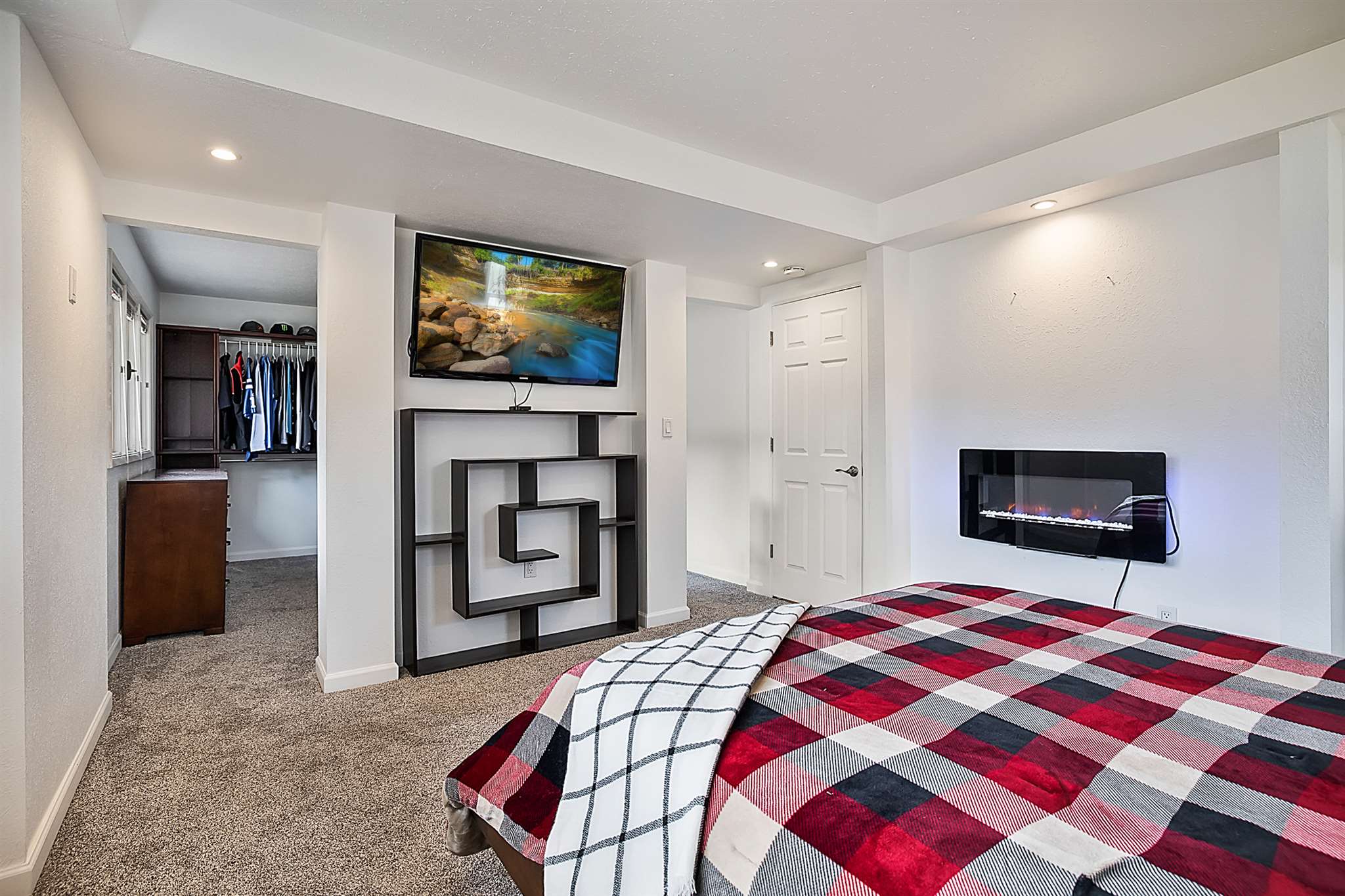 5410 South Dearborn Road Spokane, WA 99223 - Photo 18 of 39 Gallery Image 18