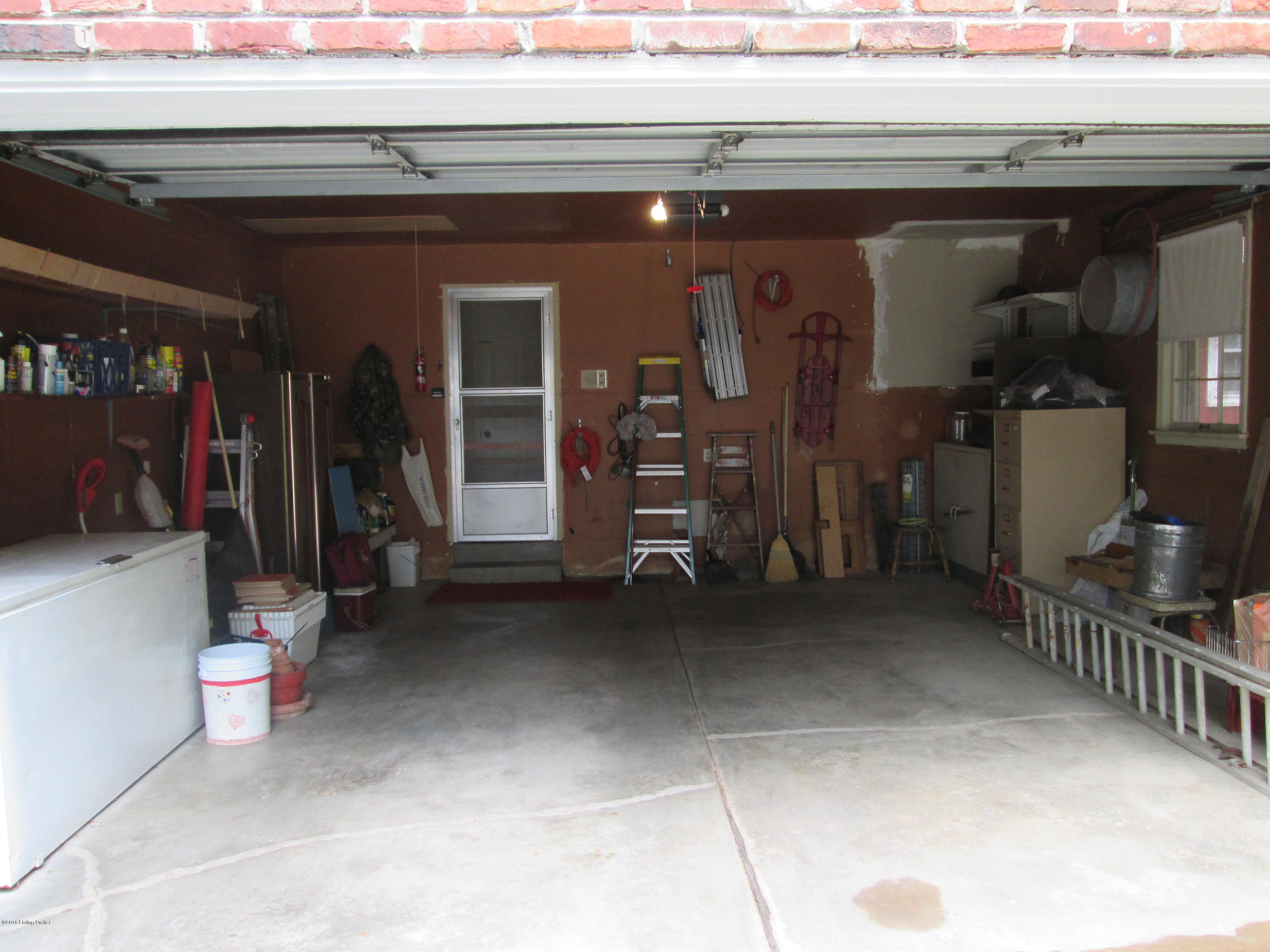 413 Colonel Way Pewee Valley, KY 40056 - Photo 13 of 20 IMG_1497