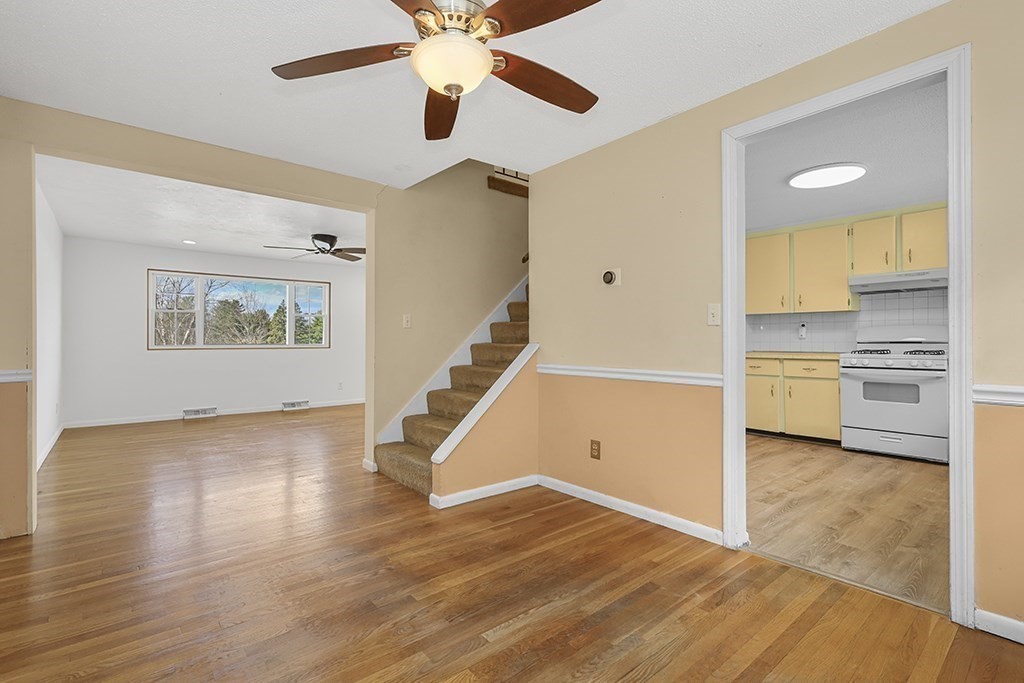 7 Hemlock Circle, Unit 7 Millis, MA 02054 - Photo 11 of 23