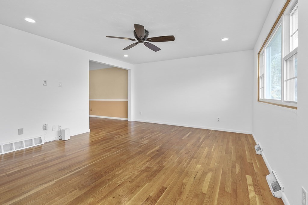 7 Hemlock Circle, Unit 7 Millis, MA 02054 - Photo 3 of 23