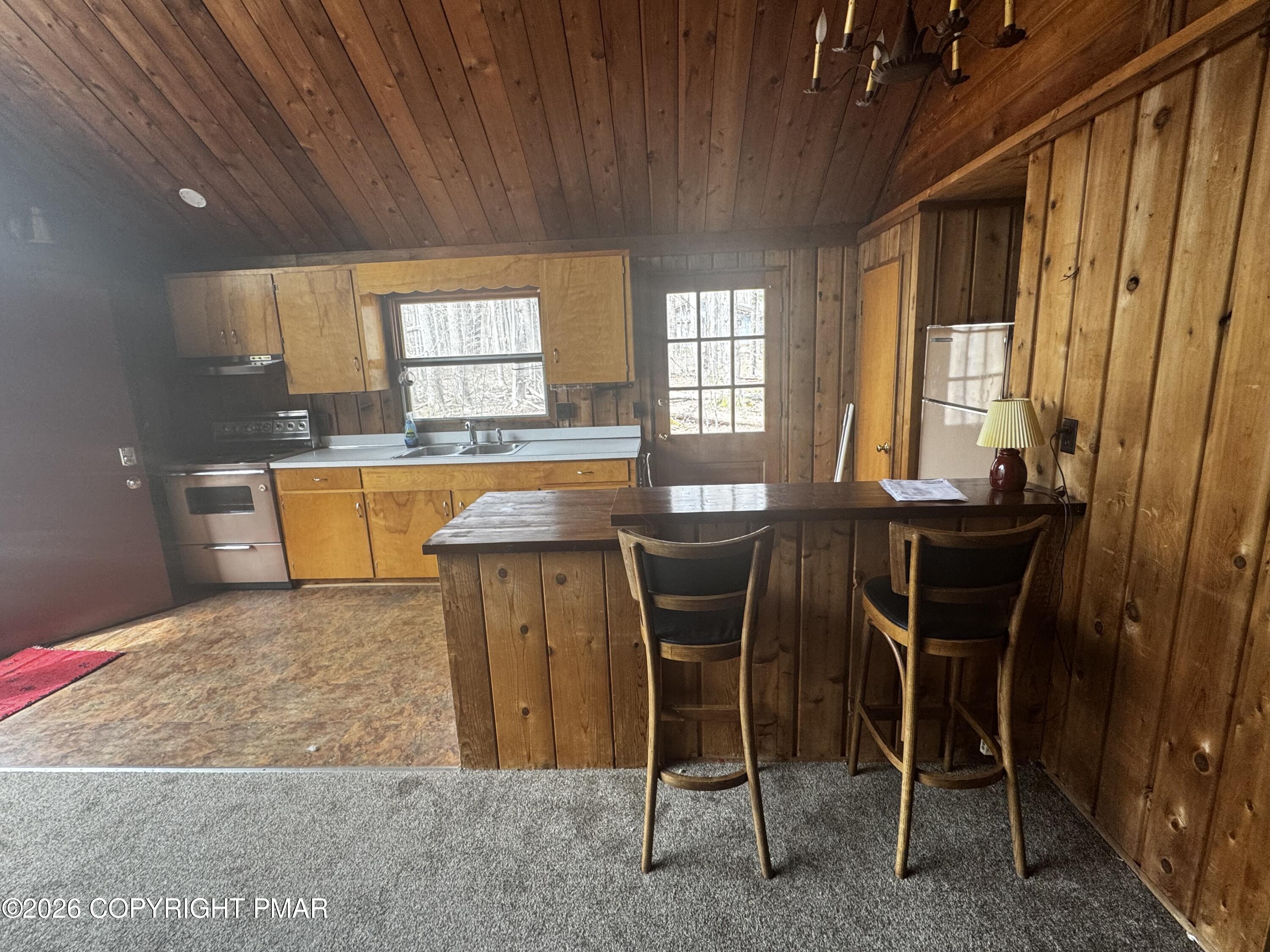 174 Sweet Briar Road Pocono Pines, PA 18350 - Photo 3 of 9 IMG_3507