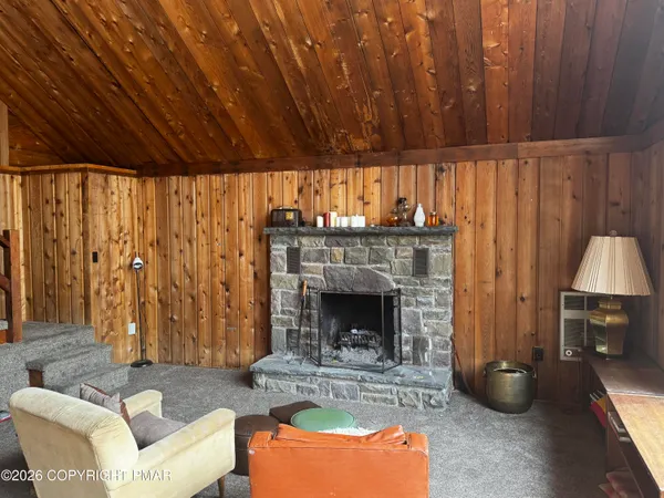 $1,450 | 174 Sweet Briar Road, Pocono Pines, PA 18350