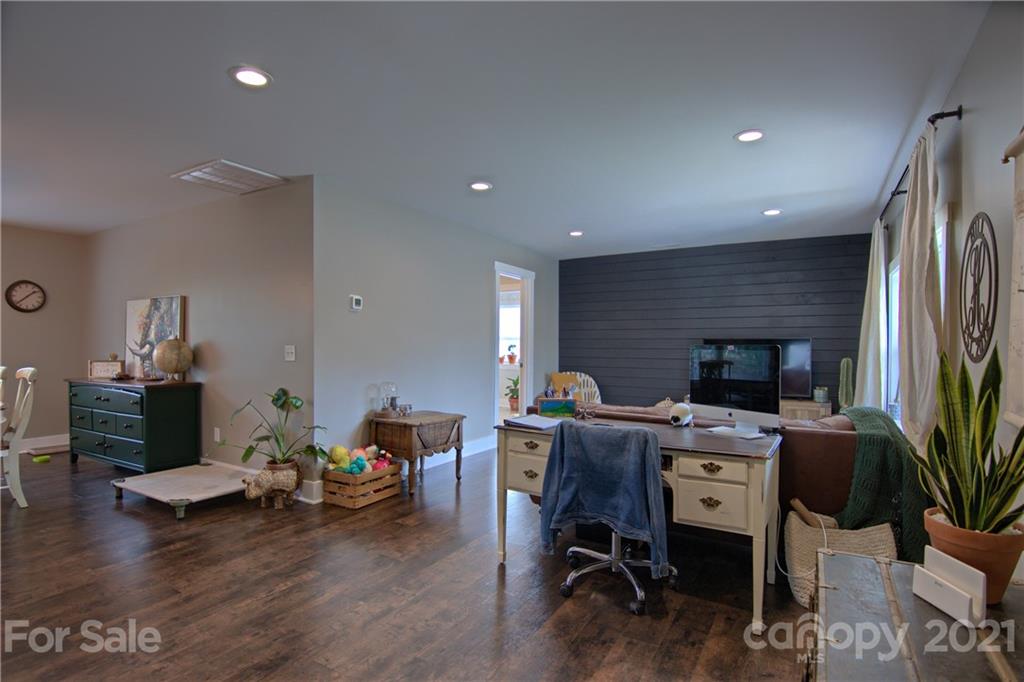 20 Church Road Fairview, NC 28730 - Photo 11 of 20 Gallery Image 11