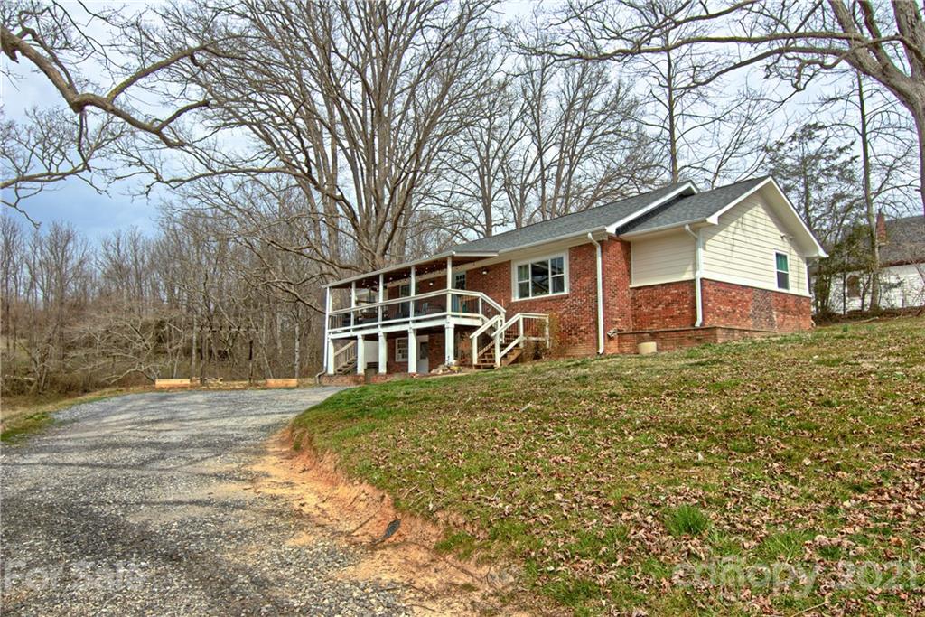 20 Church Road Fairview, NC 28730 - Photo 3 of 20 Gallery Image 3
