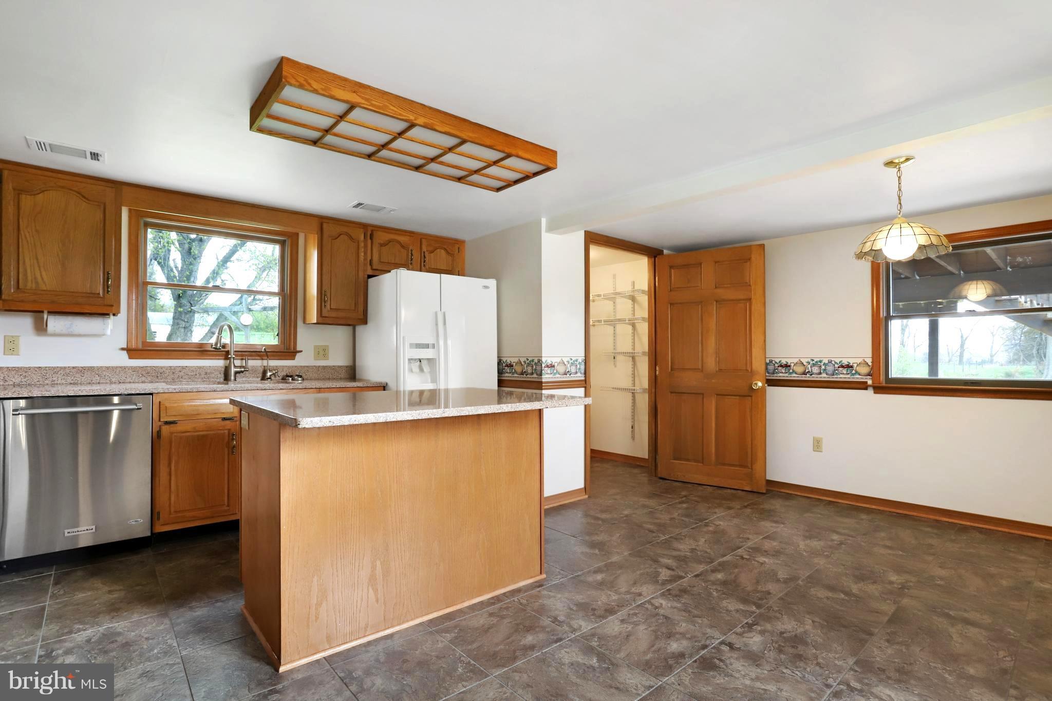9209 Jordan Road Fairplay, MD 21733 - Photo 17 of 30 Kitchen