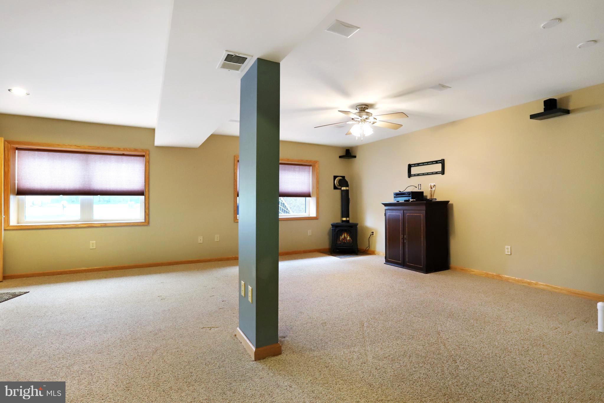9209 Jordan Road Fairplay, MD 21733 - Photo 25 of 30 Family Room