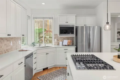 $2,100,000 | 13711 Northeast 135th Place, Kirkland, WA 98034