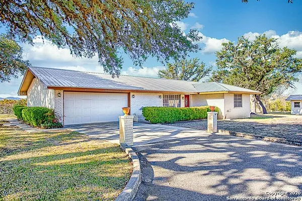 $2,400 | 141 Happy Hollow Trail, Bandera, TX 78003