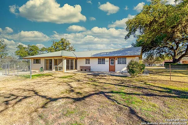 $2,400 | 141 Happy Hollow Trail, Bandera, TX 78003