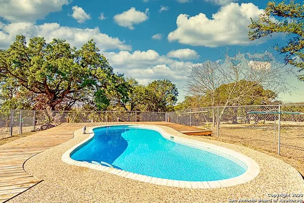 $2,400 | 141 Happy Hollow Trail, Bandera, TX 78003