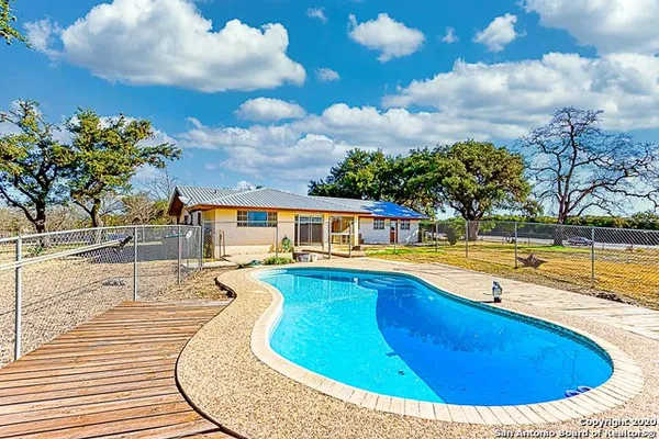 $2,400 | 141 Happy Hollow Trail, Bandera, TX 78003