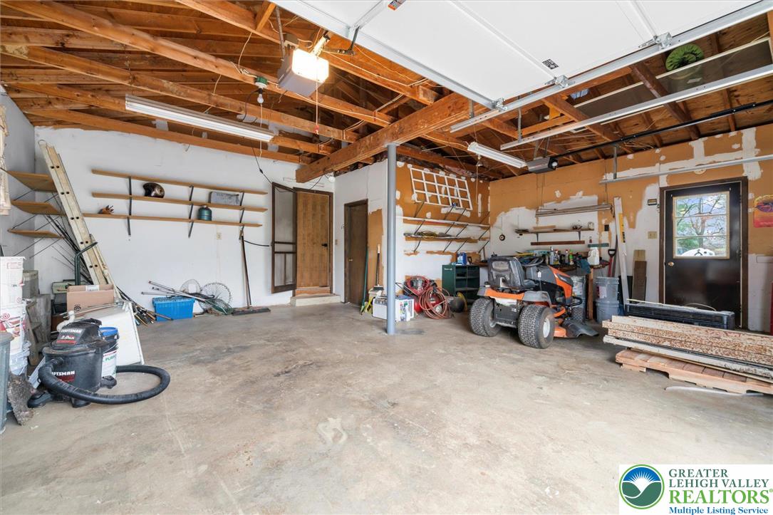 1216 Minesite Road Allentown, PA 18103 - Photo 27 of 37 Gallery Image 27