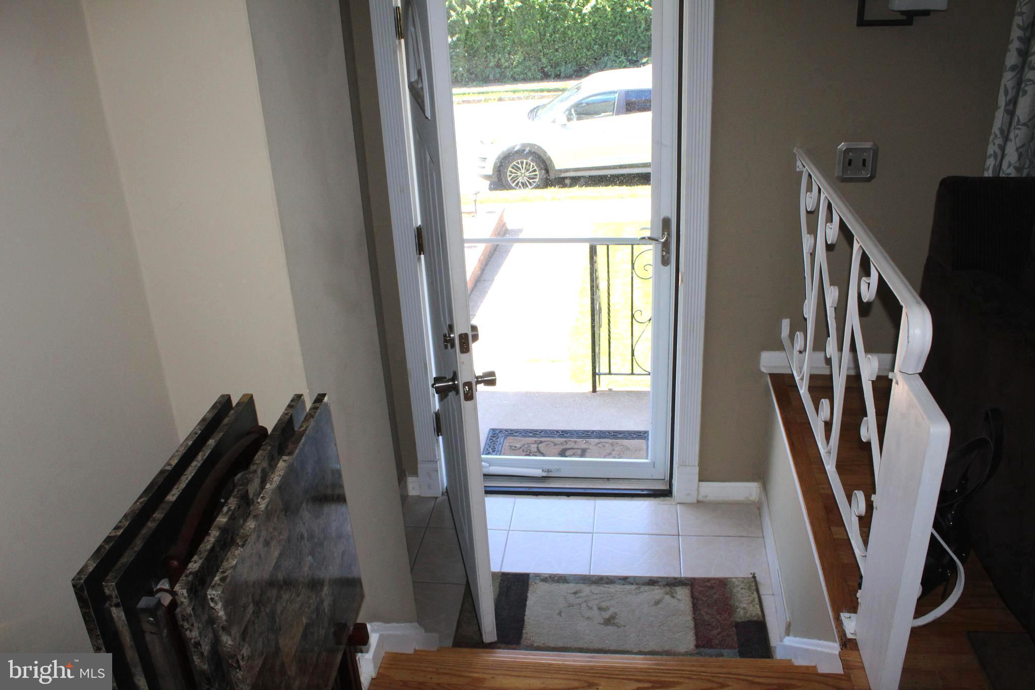 12543 Ramer Road Philadelphia, PA 19154 - Photo 4 of 58 Foyer Entry