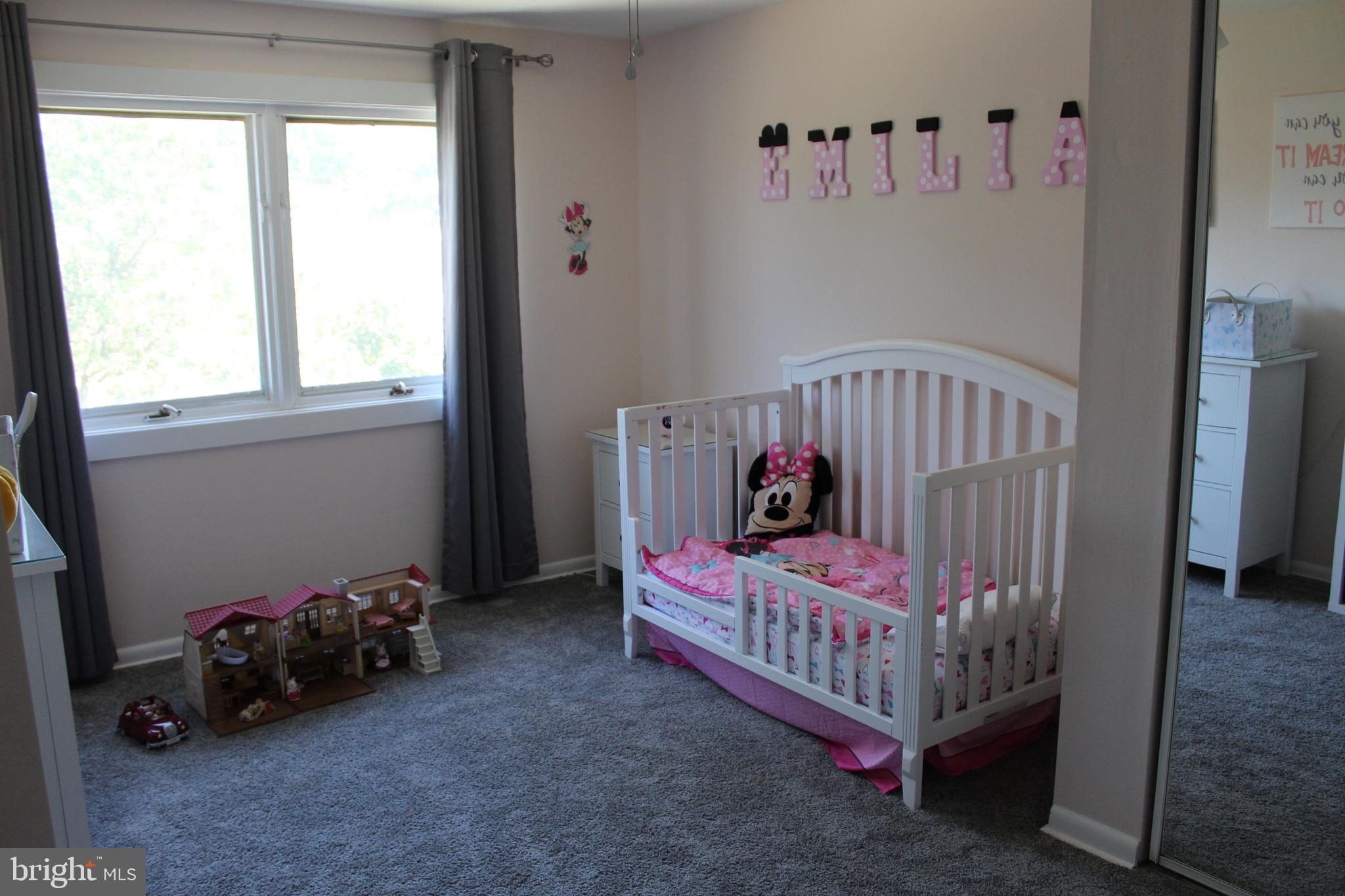 12543 Ramer Road Philadelphia, PA 19154 - Photo 33 of 58 Middle Bedroom