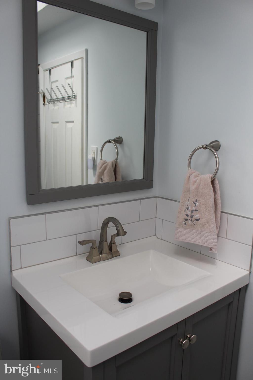 12543 Ramer Road Philadelphia, PA 19154 - Photo 38 of 58 New Vanity Sink