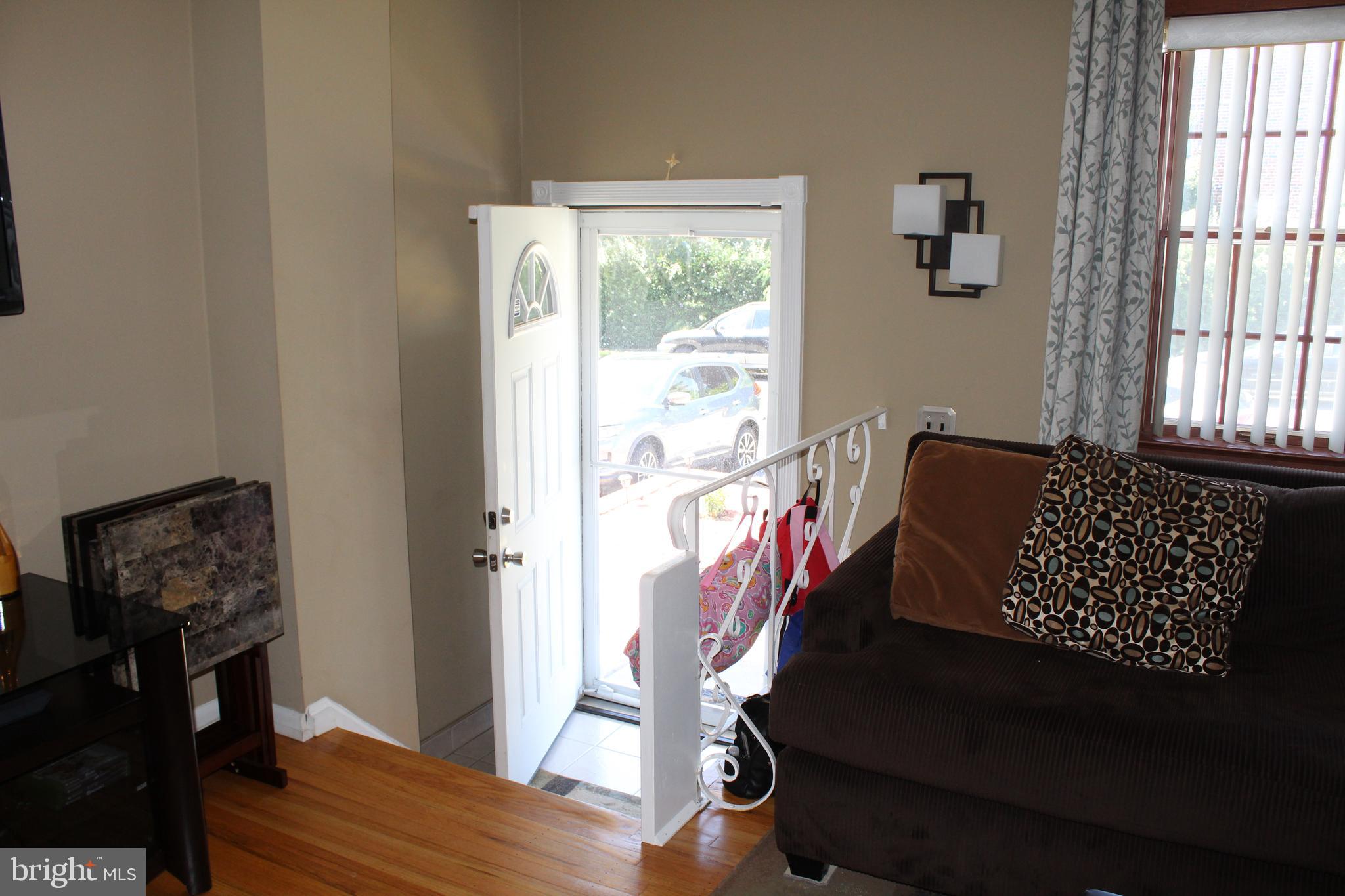 12543 Ramer Road Philadelphia, PA 19154 - Photo 5 of 58 Foyer Entry