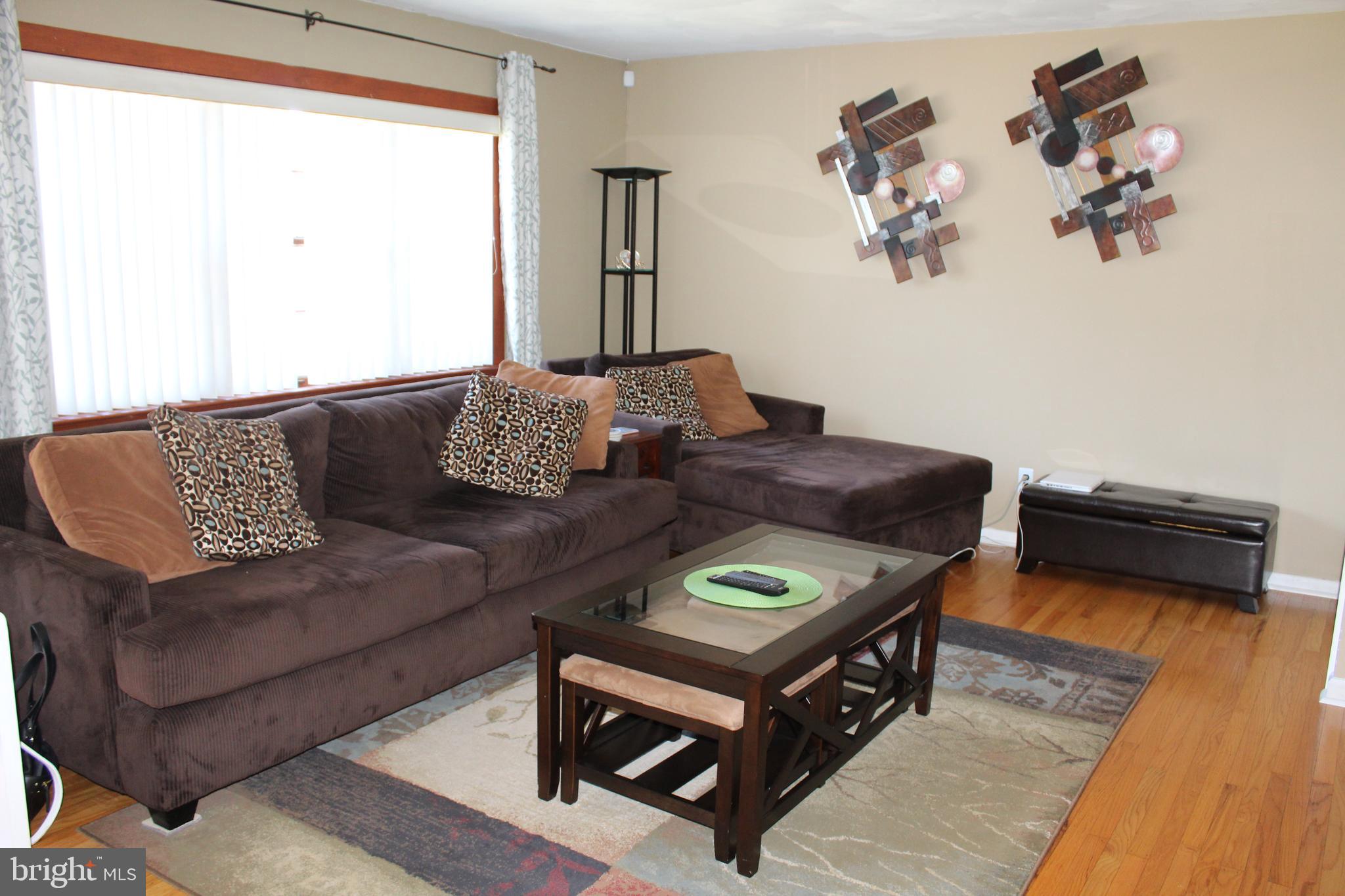 12543 Ramer Road Philadelphia, PA 19154 - Photo 7 of 58 Large Bright Living Room w/Hardwood Floors