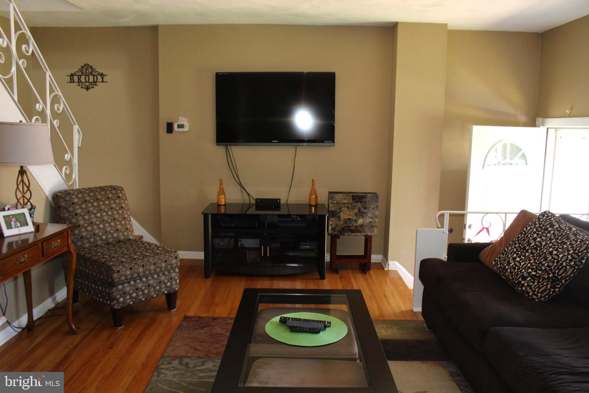 12543 Ramer Road Philadelphia, PA 19154 - Photo 8 of 58 Living Room